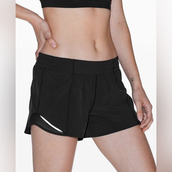 Lululemon Hotty Hot Short II *Long 4" in Black - Picture 1 of 3